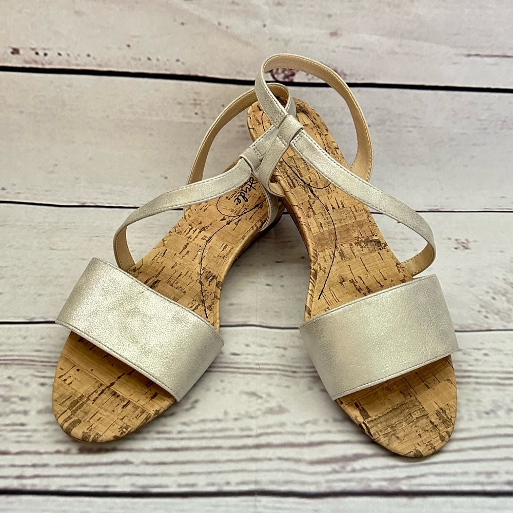 NEW Life Stride Pewter Shimmer Sandals SZ 10